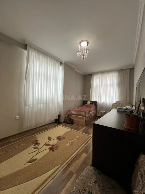 Satılır 3 otaqlı mənzil 120 m²
