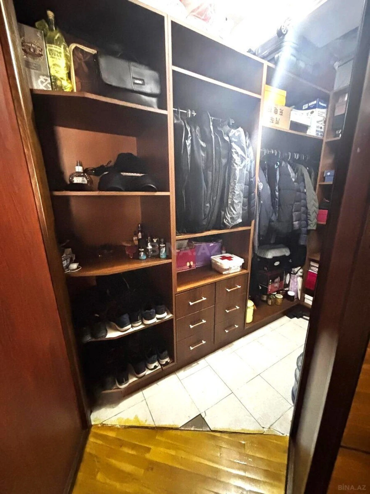 Satılır 3 otaqlı mənzil 138 m²