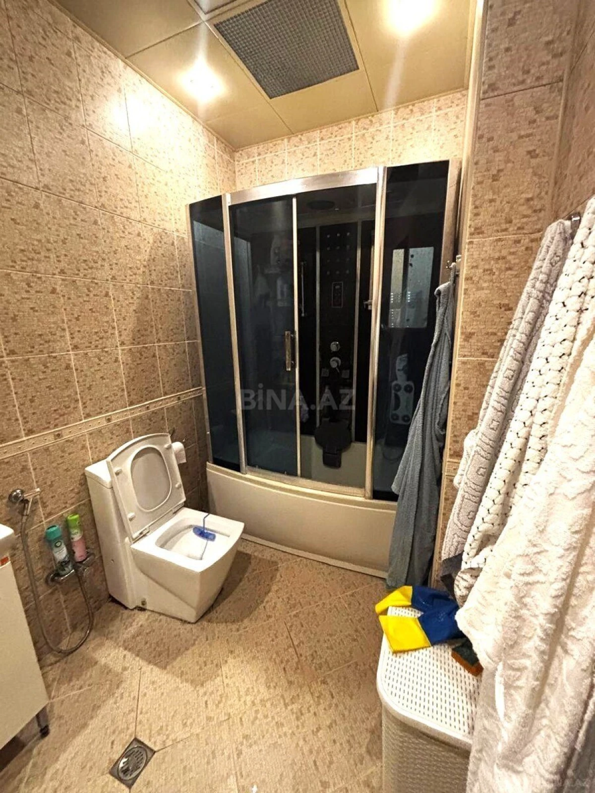 Satılır 3 otaqlı mənzil 138 m²