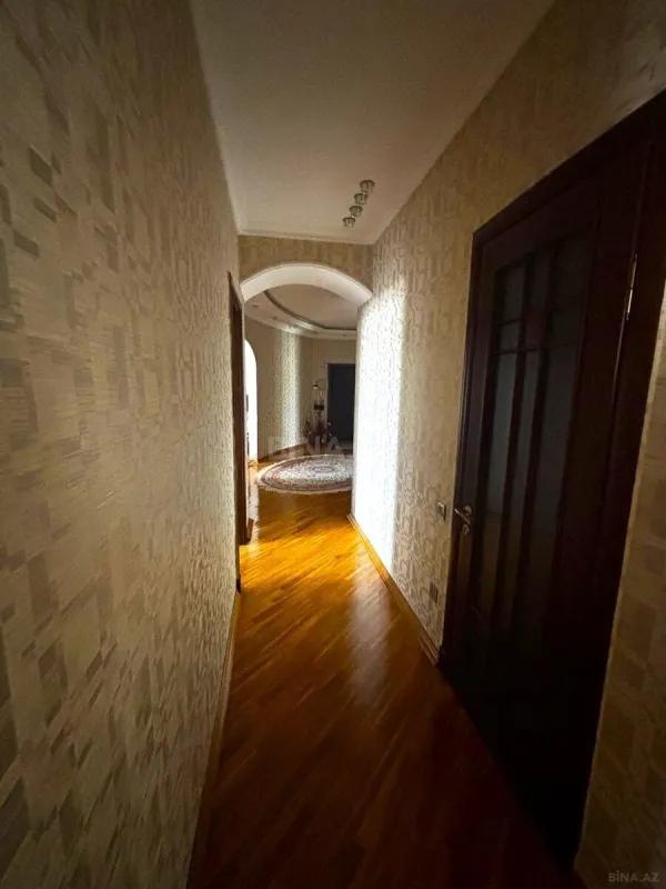 Satılır 3 otaqlı mənzil 138 m²