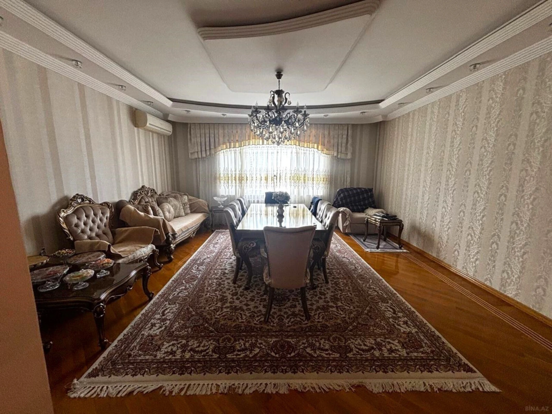 Satılır 3 otaqlı mənzil 138 m²