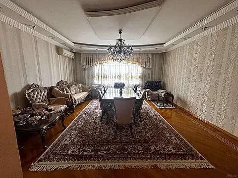 Satılır 3 otaqlı mənzil 138 m²