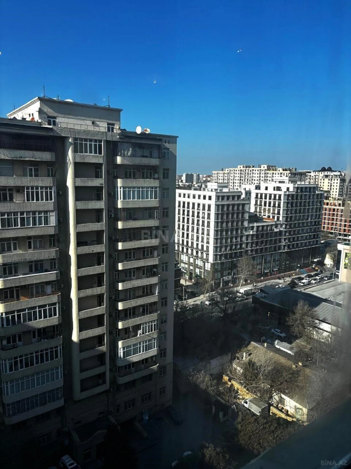 Satılır 3 otaqlı mənzil 138 m²