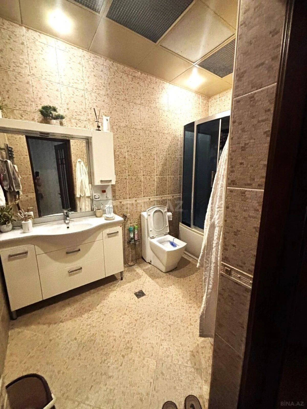 Satılır 3 otaqlı mənzil 138 m²