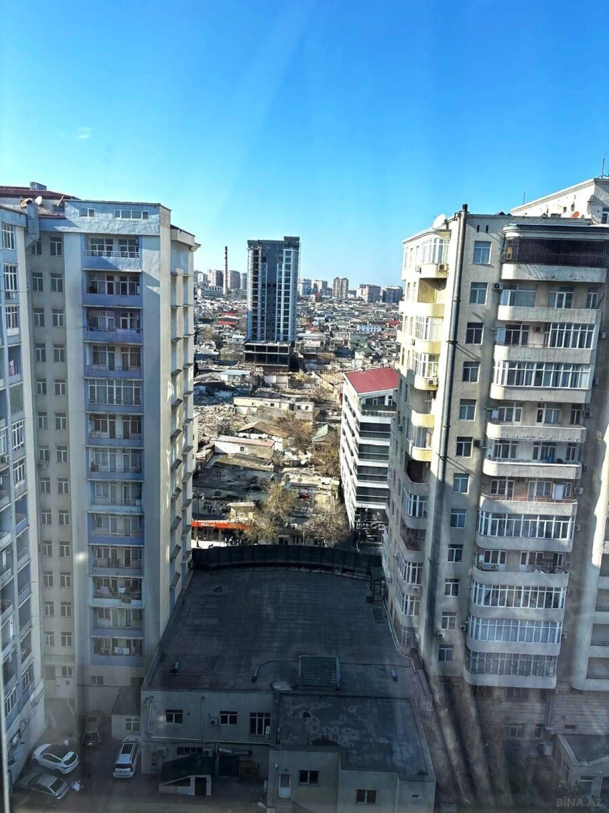 Satılır 3 otaqlı mənzil 138 m²