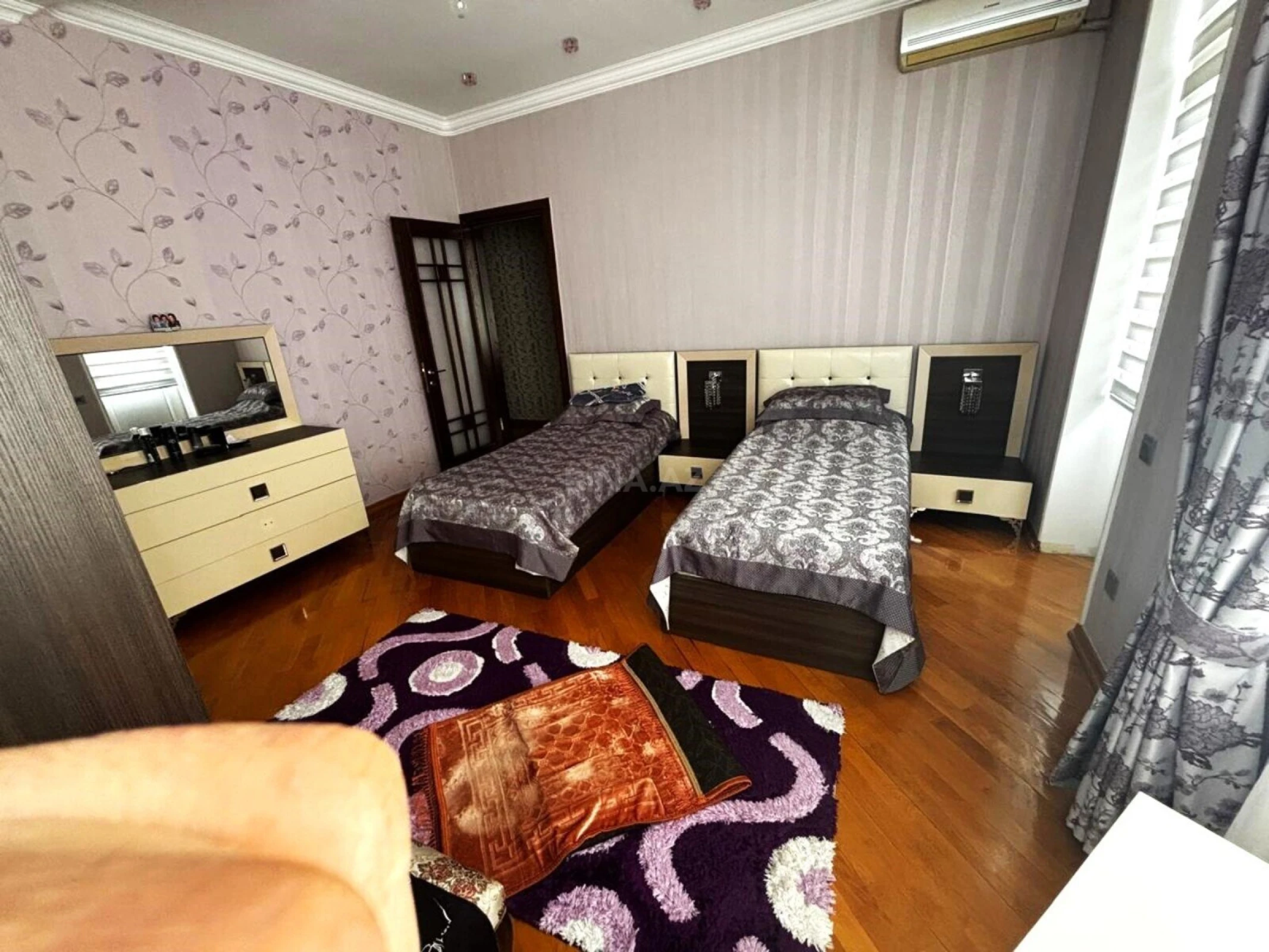 Satılır 3 otaqlı mənzil 138 m²
