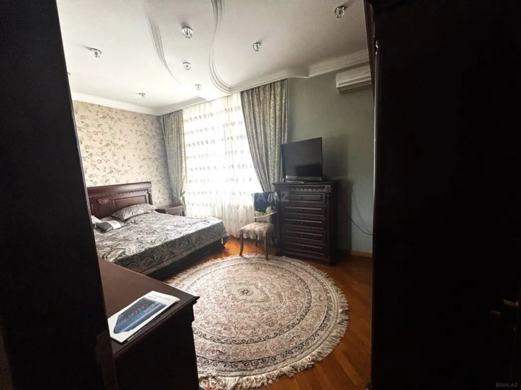 Satılır 3 otaqlı mənzil 138 m²