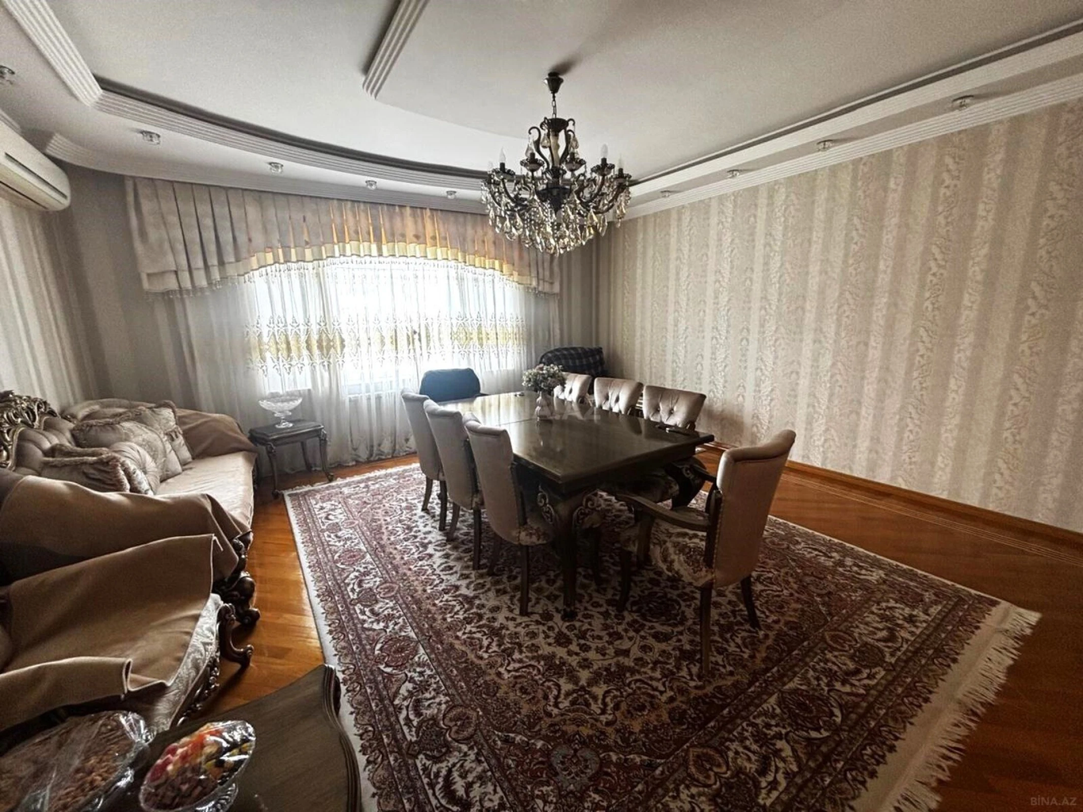 Satılır 3 otaqlı mənzil 138 m²