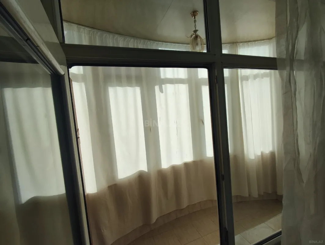 Kirayə verilir 3 otaqlı mənzil 128 m²