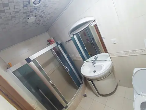 Kirayə verilir 3 otaqlı mənzil 128 m²