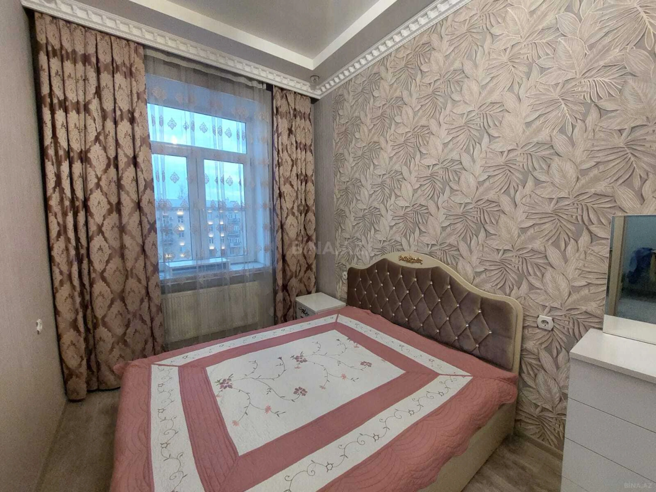 Kirayə verilir 2 otaqlı mənzil 70 m²