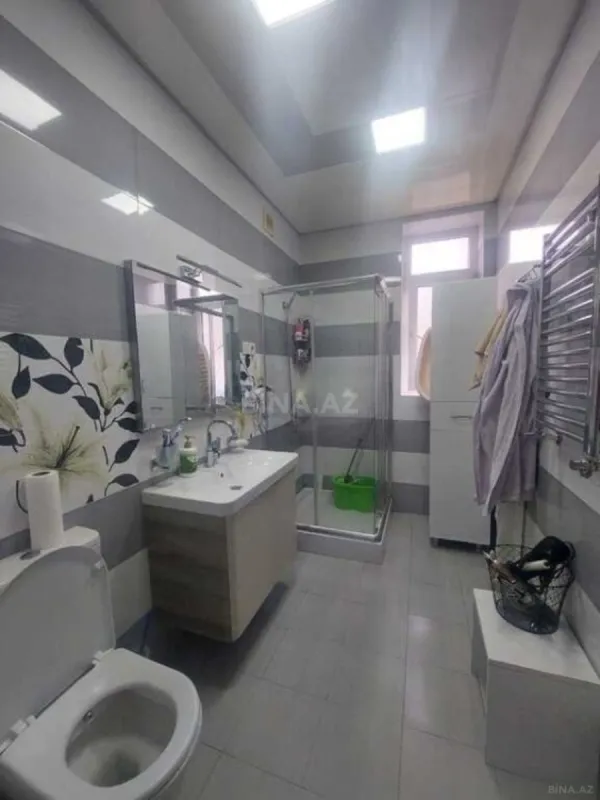 Kirayə verilir 2 otaqlı mənzil 70 m²