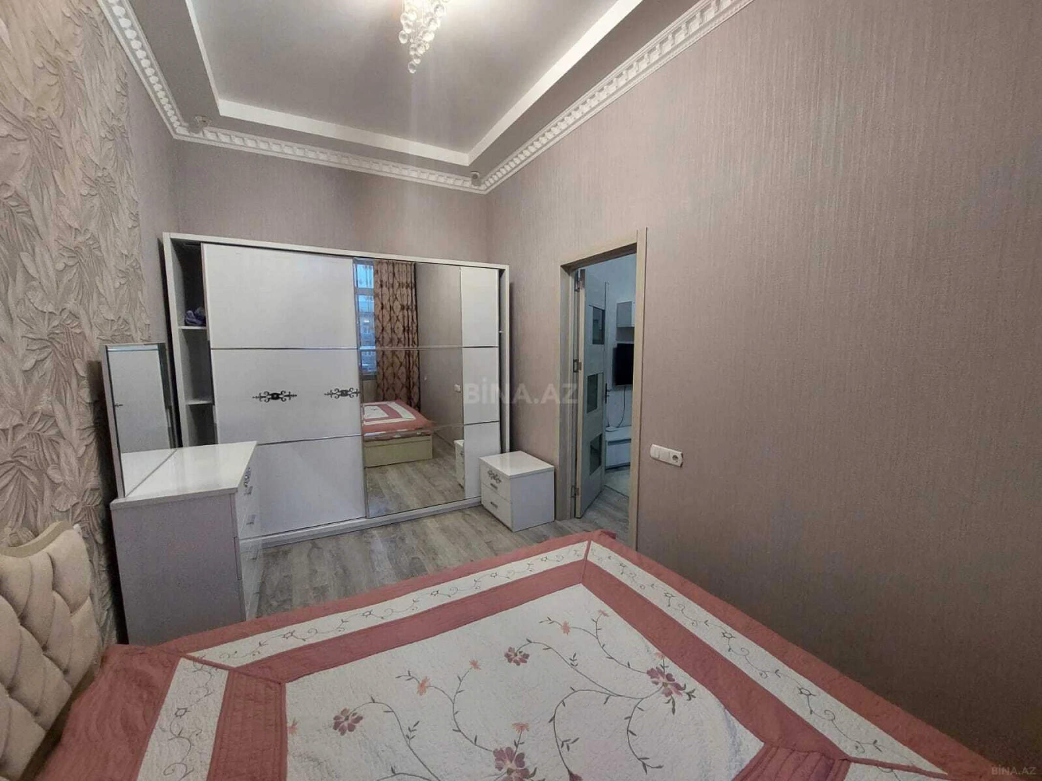 Kirayə verilir 2 otaqlı mənzil 70 m²
