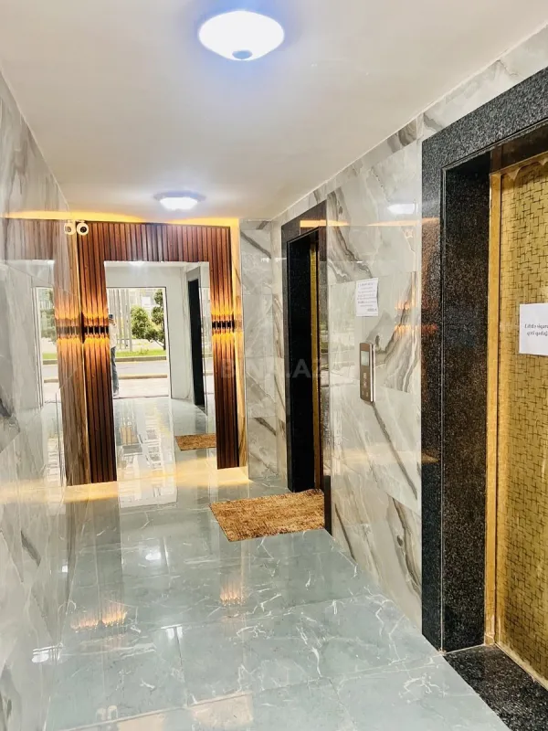 Satılır 4 otaqlı mənzil 196 m²