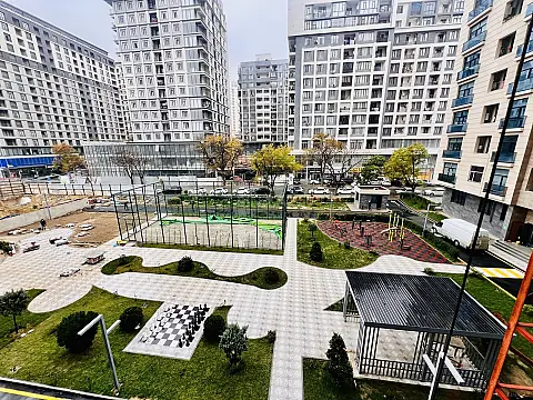 Satılır 4 otaqlı mənzil 196 m² — Bakı 4 otaq 196.00 m²