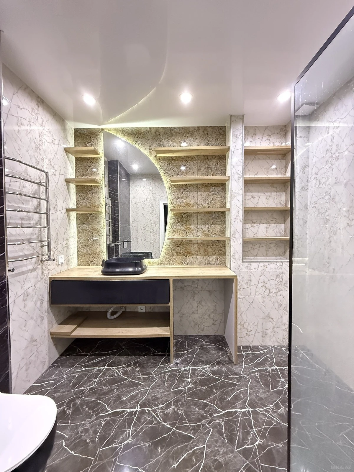 Satılır 2 otaqlı mənzil 65 m²