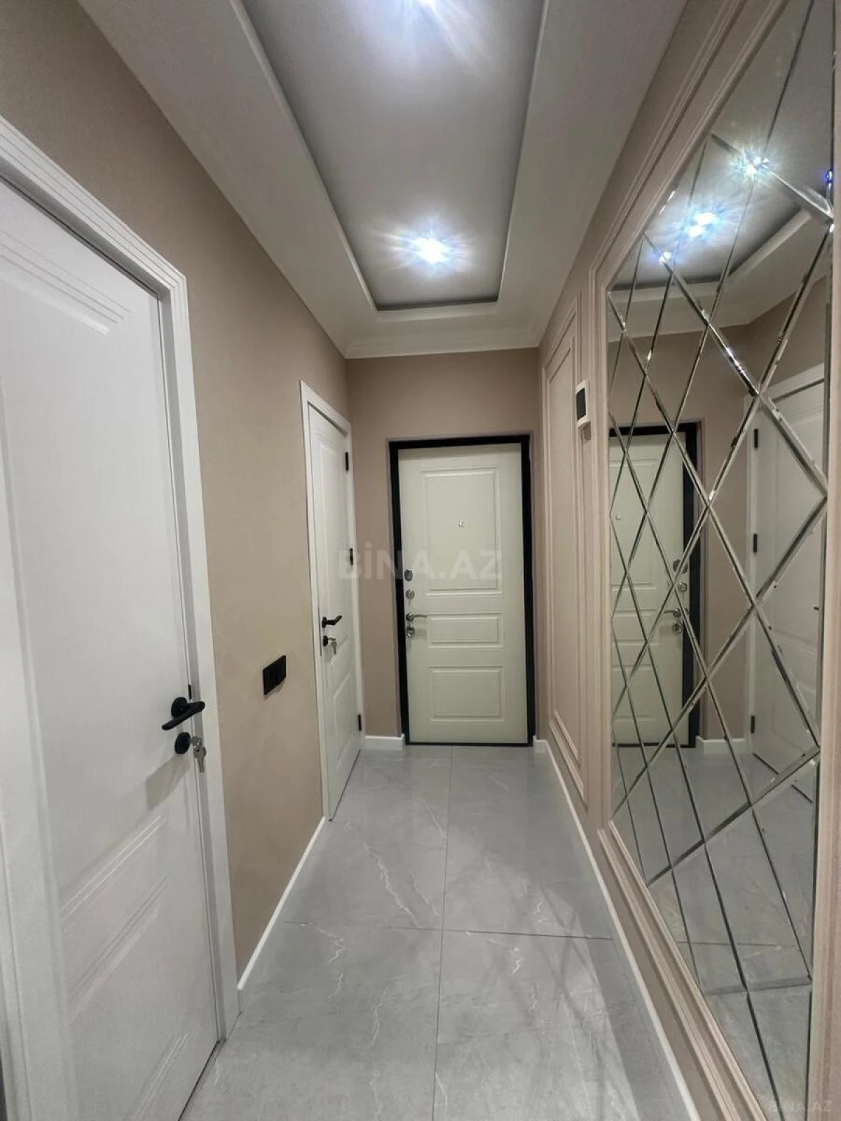 Satılır 2 otaqlı mənzil 60 m²