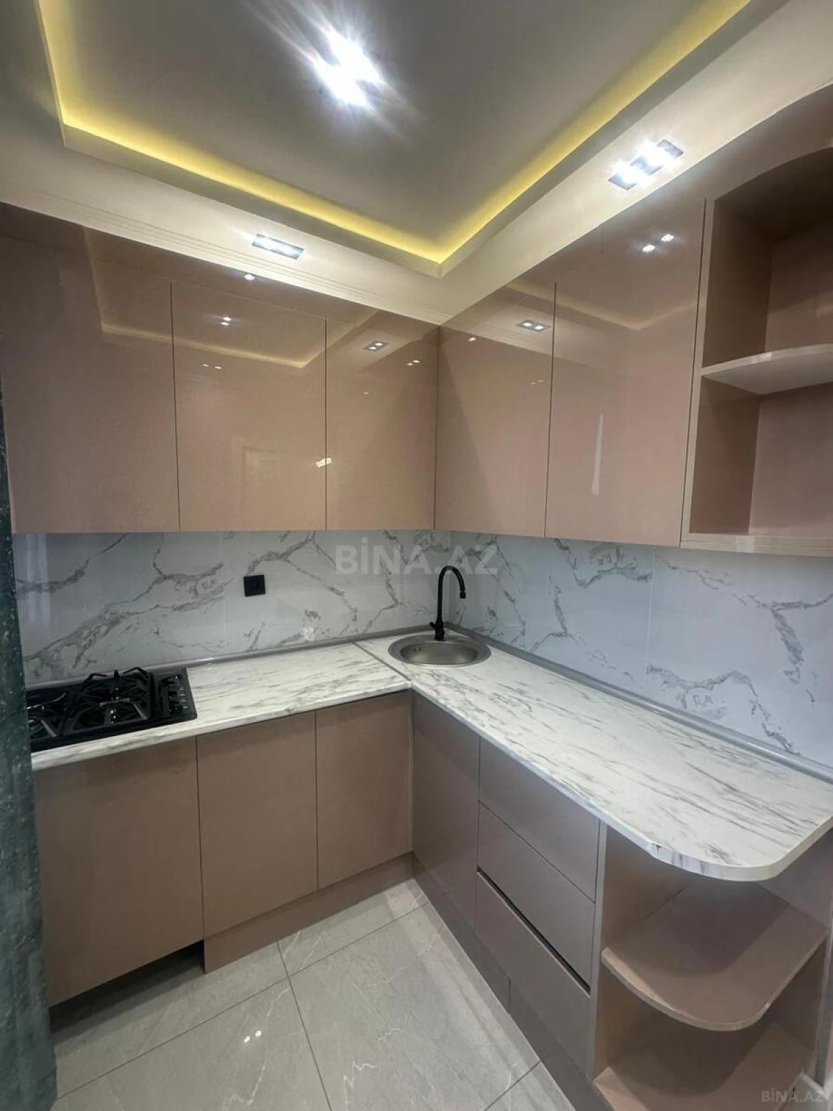 Satılır 2 otaqlı mənzil 60 m²
