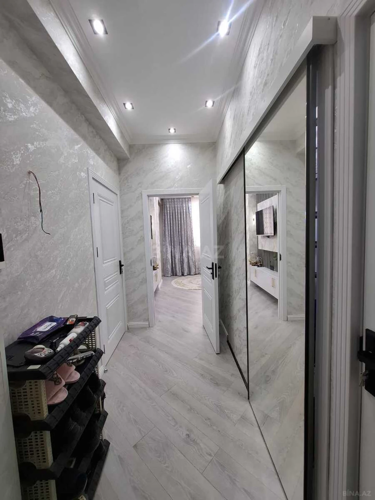 Satılır 2 otaqlı mənzil 65 m²