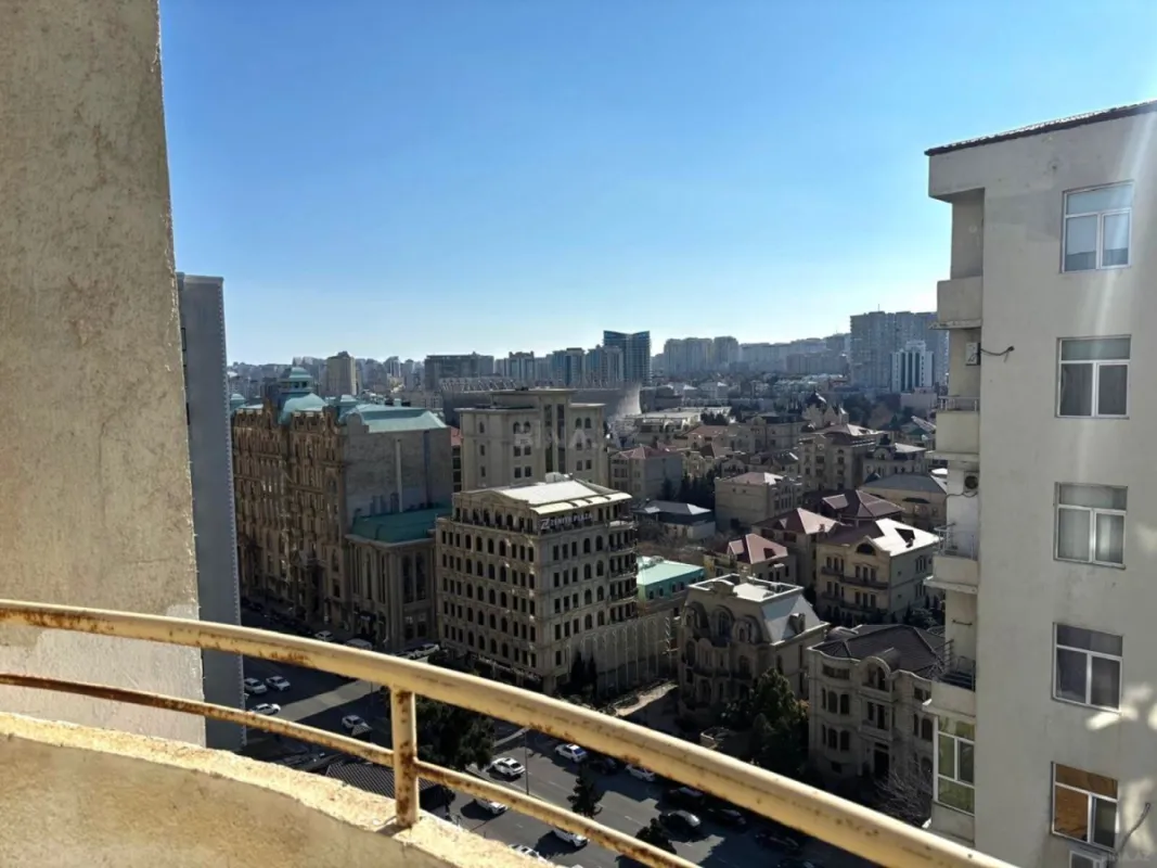 Satılır 3 otaqlı mənzil 137.1 m²