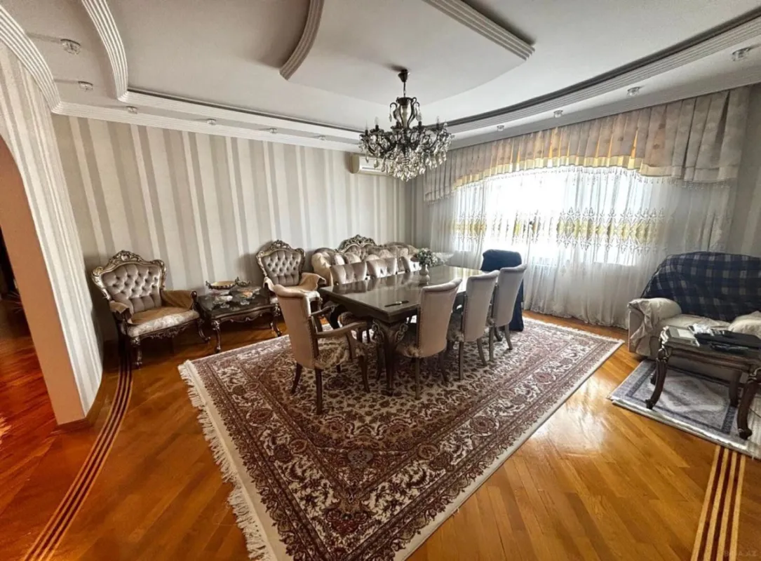 Satılır 3 otaqlı mənzil 137.1 m²