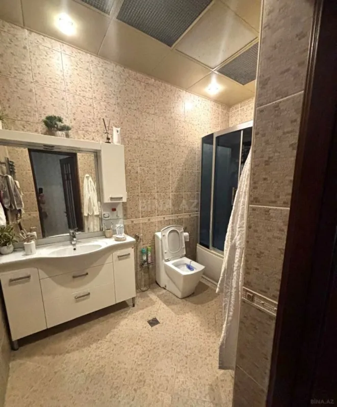 Satılır 3 otaqlı mənzil 137.1 m²