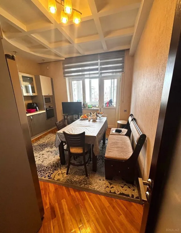 Satılır 3 otaqlı mənzil 137.1 m²