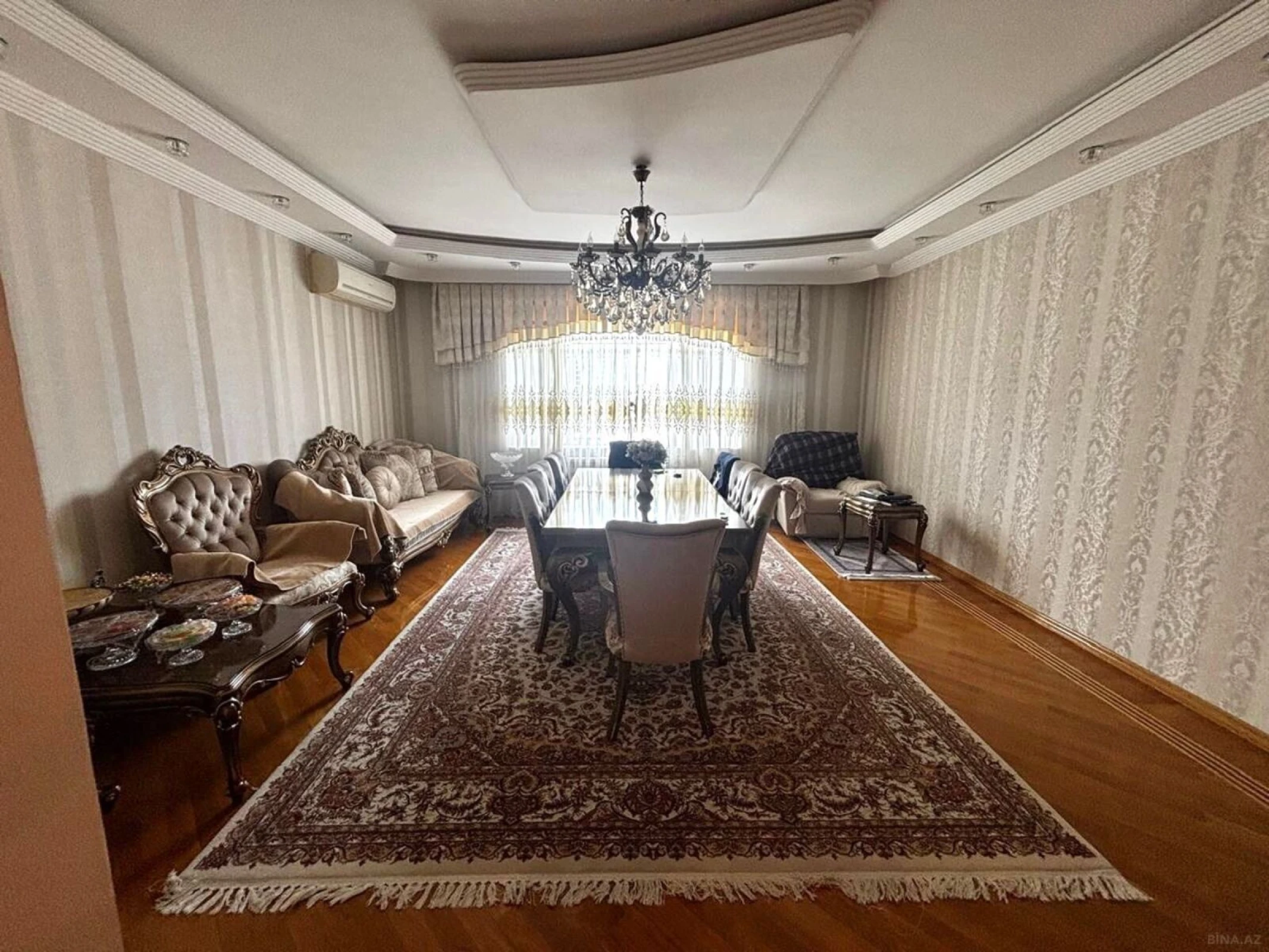 Satılır 3 otaqlı mənzil 137.1 m²