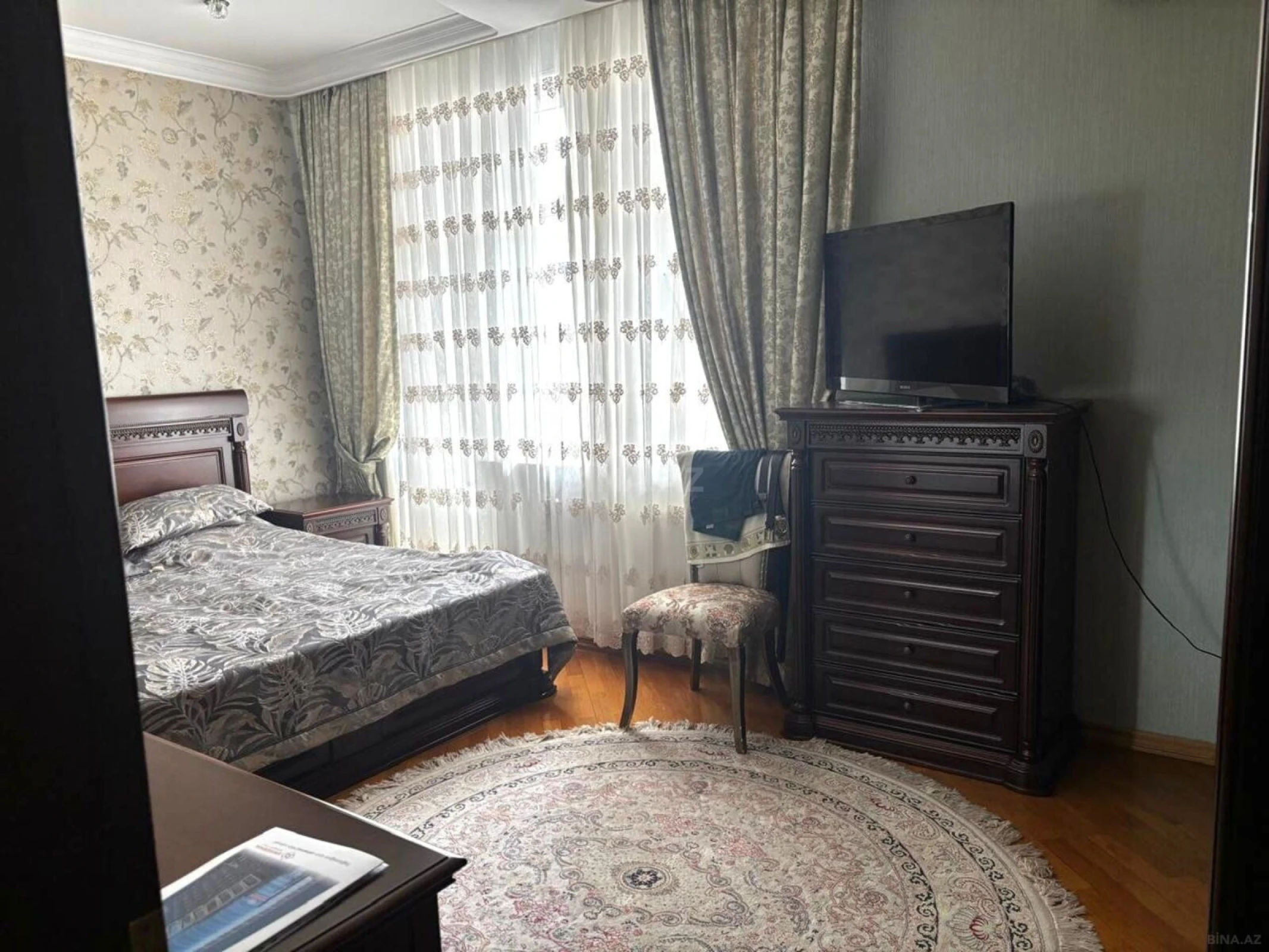 Satılır 3 otaqlı mənzil 137.1 m²