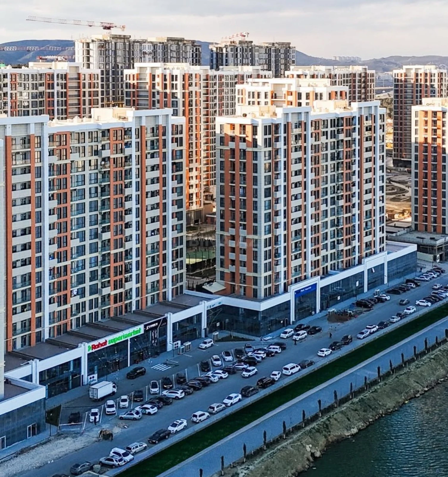 Satılır 2 otaqlı mənzil 49 m²