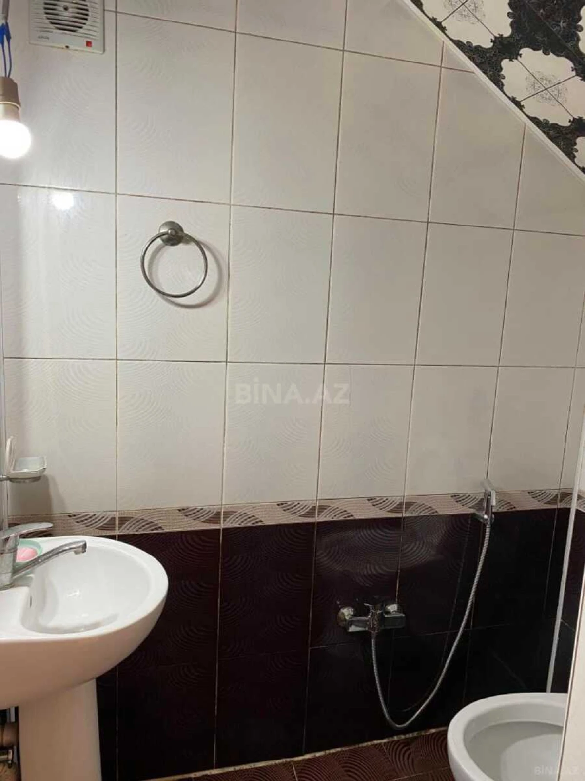 Satılır 5 otaqlı həyət evi 290 m²