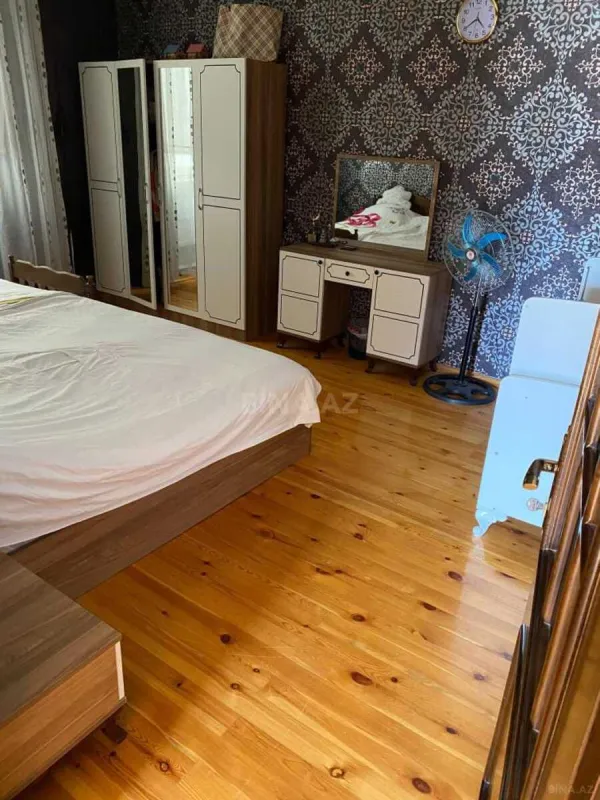 Satılır 5 otaqlı həyət evi 290 m²