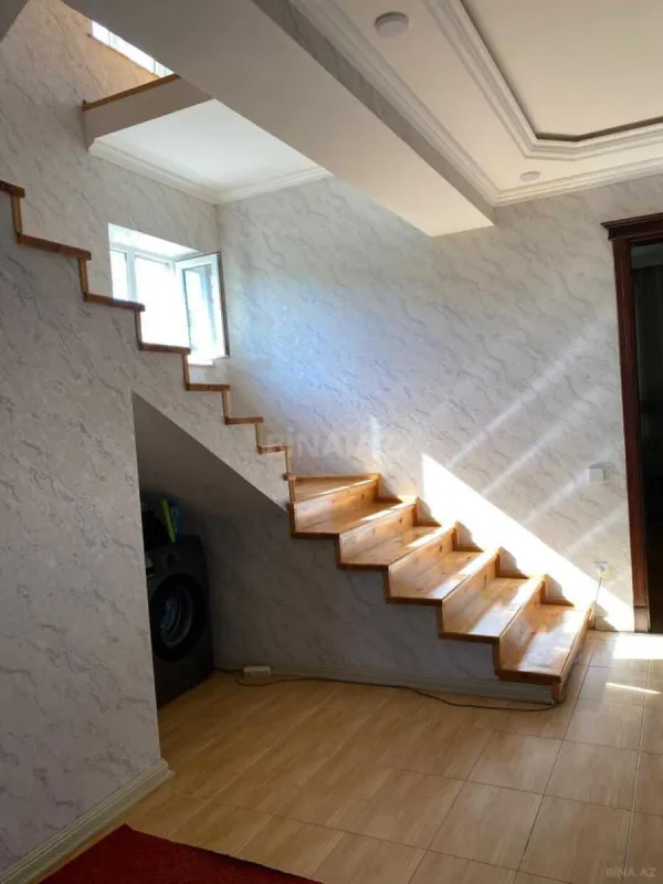 Satılır 5 otaqlı həyət evi 290 m²