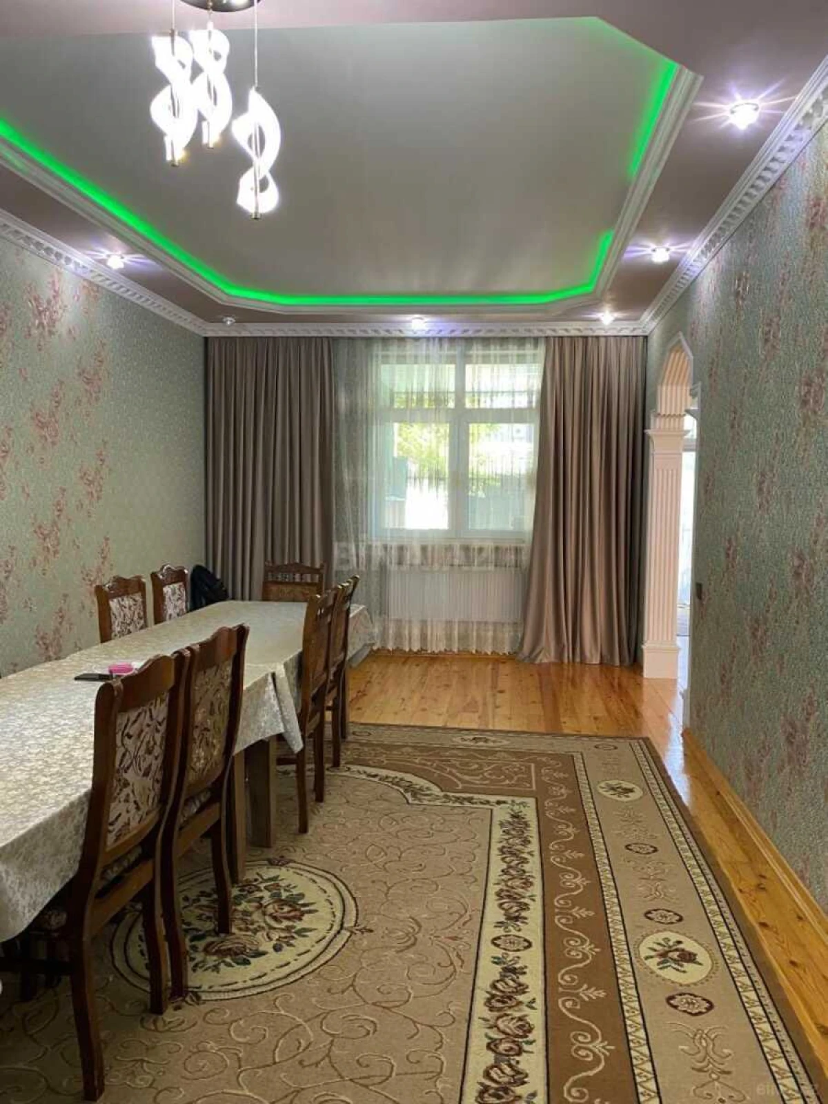 Satılır 5 otaqlı həyət evi 290 m²