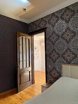 Satılır 5 otaqlı həyət evi 290 m²