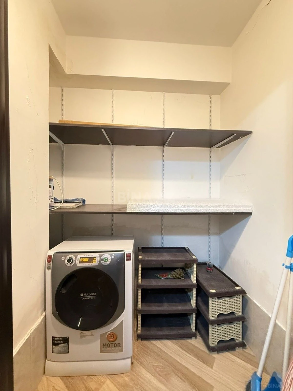 Satılır 2 otaqlı mənzil 76 m²