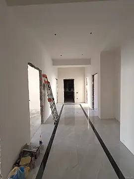 Satılır 4 otaqlı mənzil 135 m²