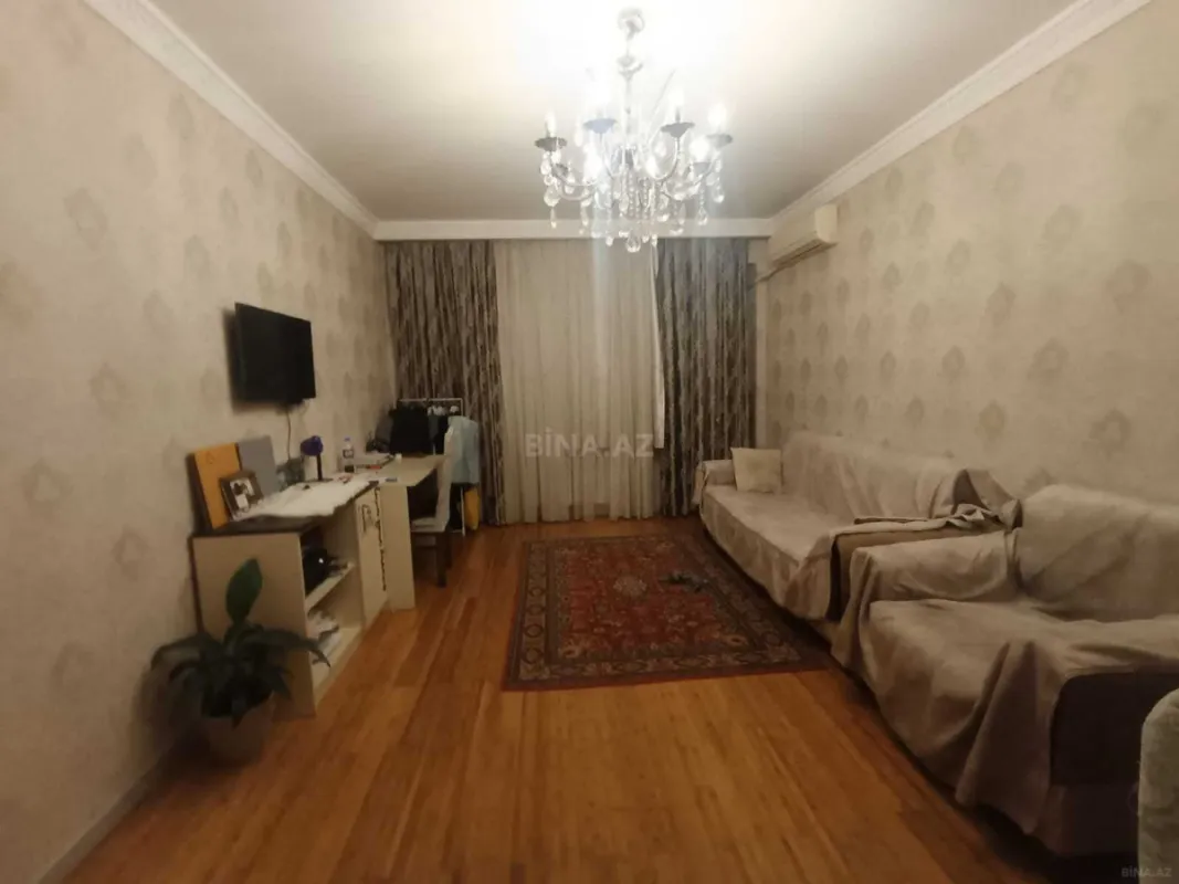 Satılır 2 otaqlı mənzil 76 m²