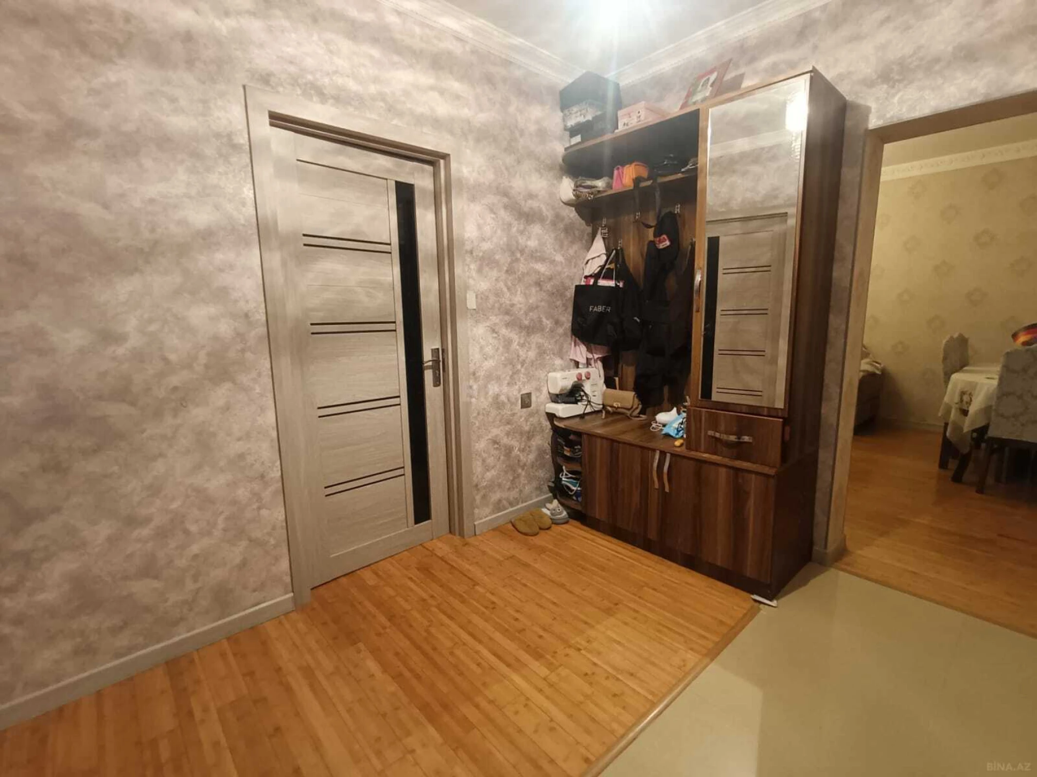 Satılır 2 otaqlı mənzil 76 m²