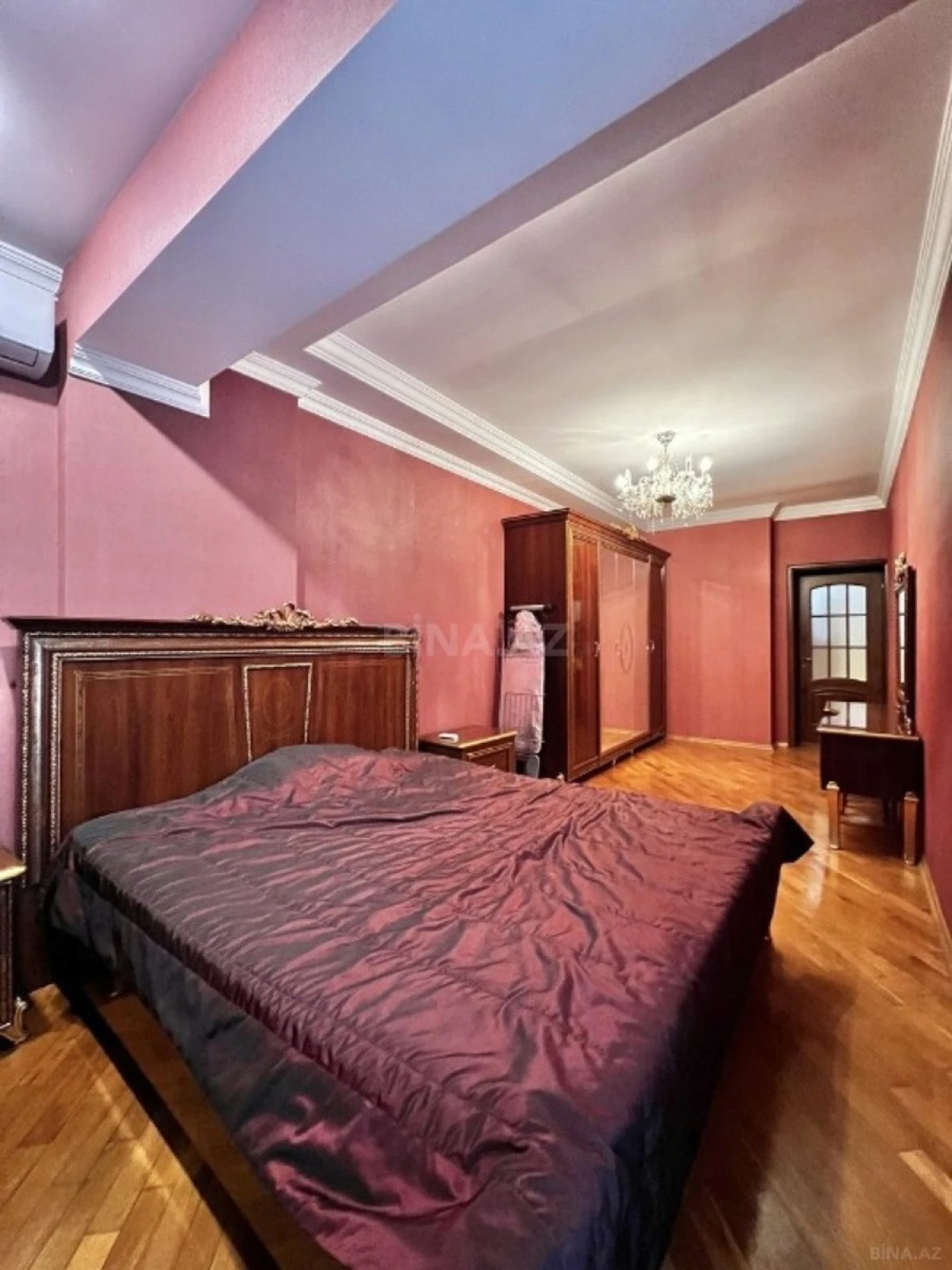 Satılır 3 otaqlı mənzil 165 m²