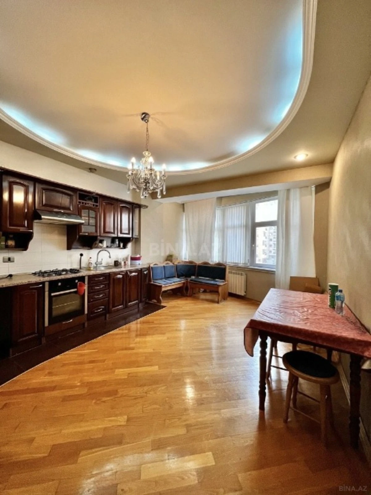 Satılır 3 otaqlı mənzil 165 m²