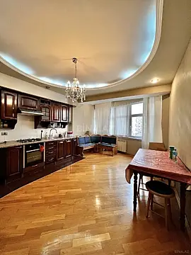 Satılır 3 otaqlı mənzil 165 m²