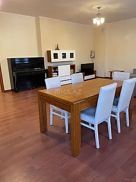 Satılır 3 otaqlı mənzil 135 m²