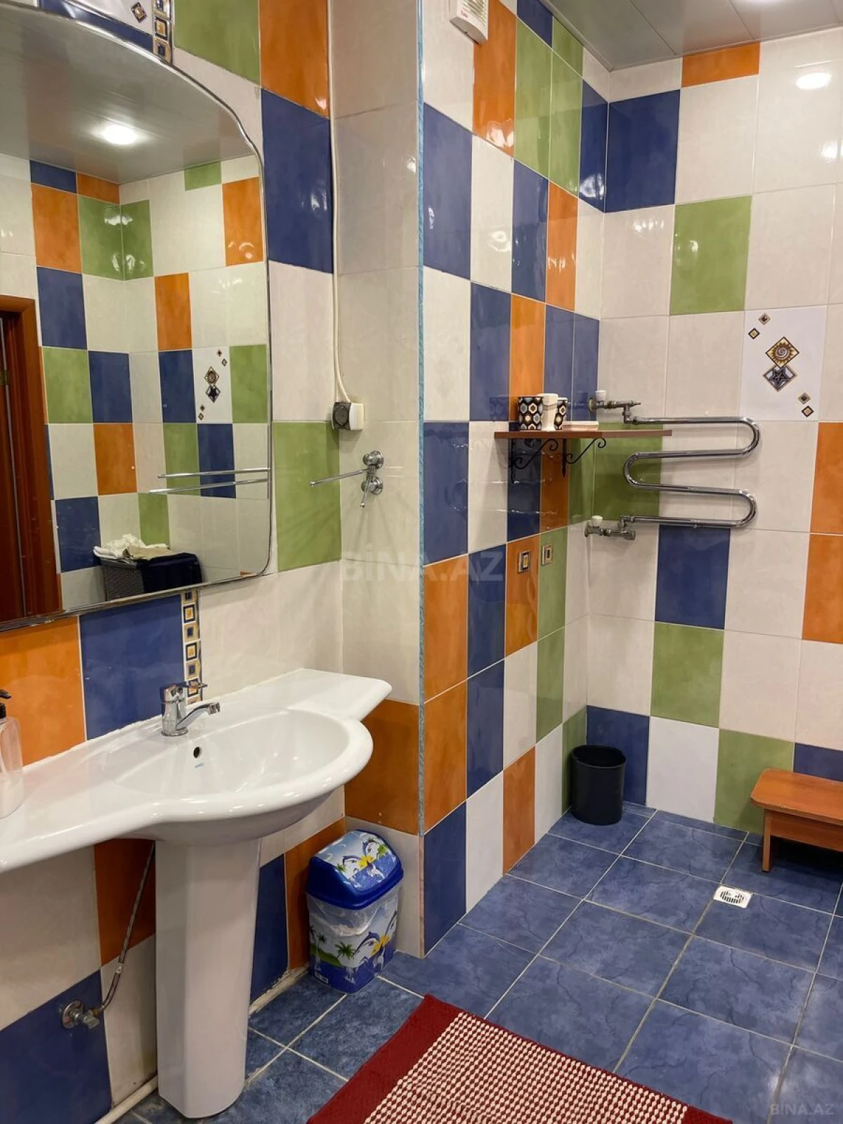 Satılır 3 otaqlı mənzil 135 m²