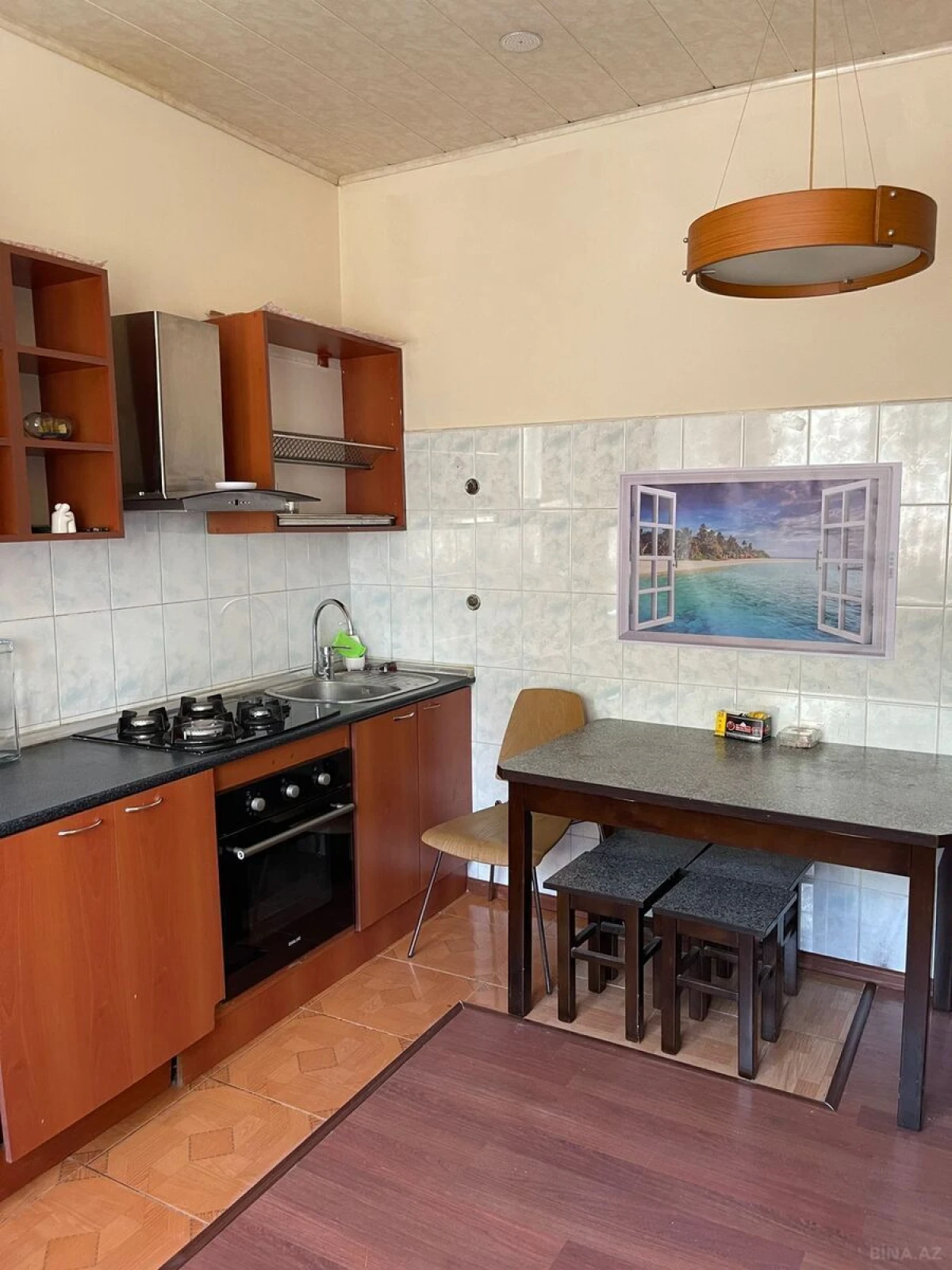 Satılır 3 otaqlı mənzil 135 m²
