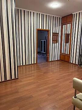 Satılır 3 otaqlı mənzil 135 m²