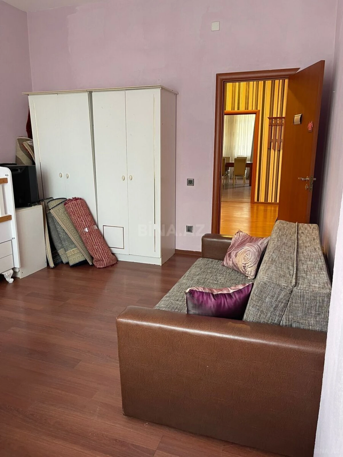 Satılır 3 otaqlı mənzil 135 m²