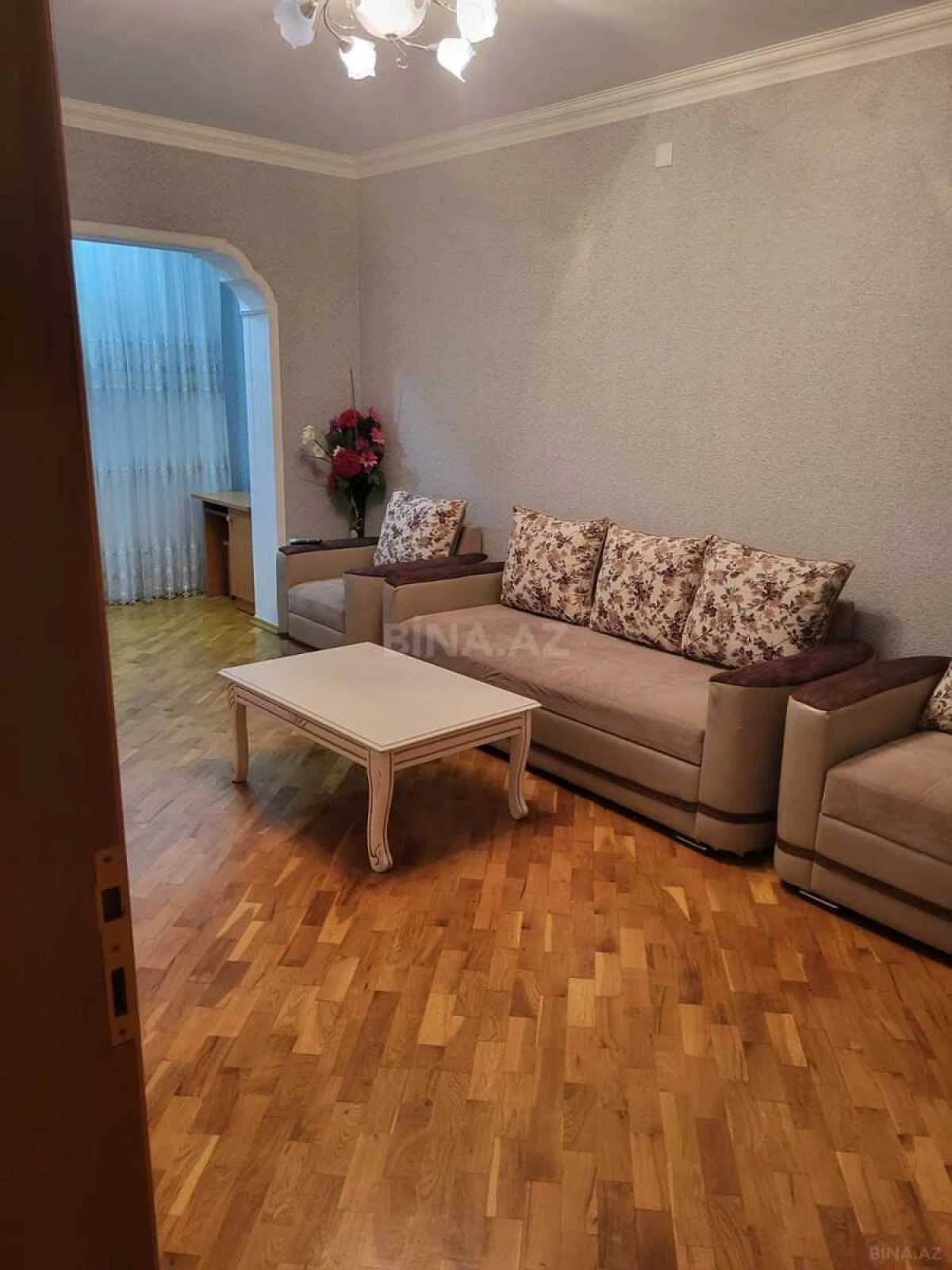 Kirayə verilir 2 otaqlı mənzil 70 m²