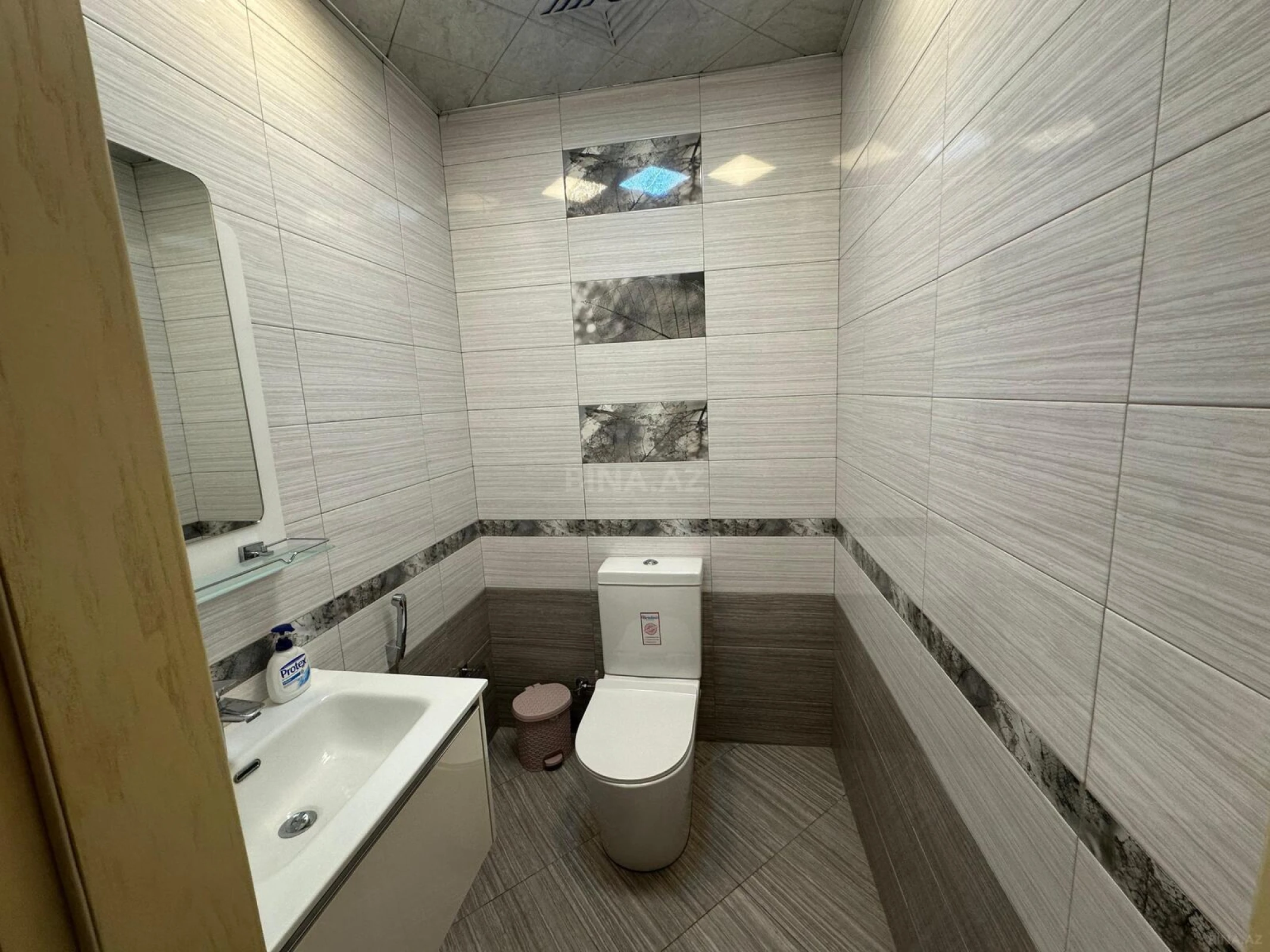 Satılır 4 otaqlı mənzil 200 m²