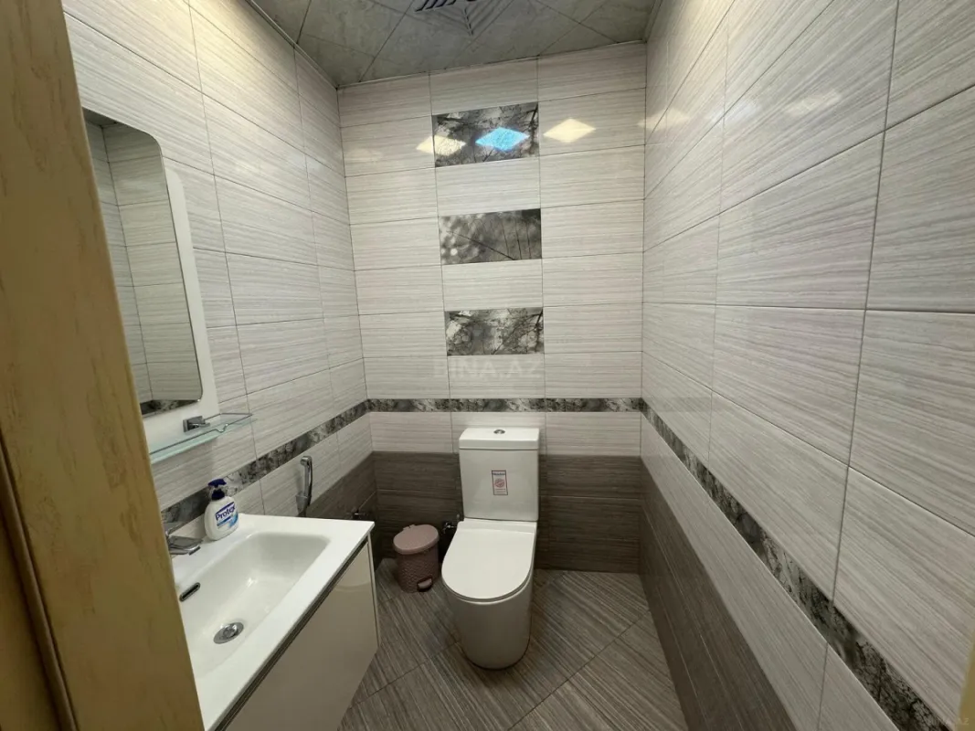 Satılır 4 otaqlı mənzil 200 m²